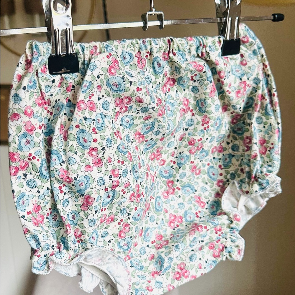 Set with White Long-Sleeve Baby Top with Floral Collar and Trim and short - Picture 4 of 5